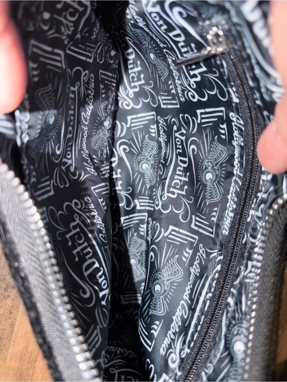 Von Dutch Black Velvet Rhinestone Logo Shoulder Bag with White Trim - Picture 5 of 5